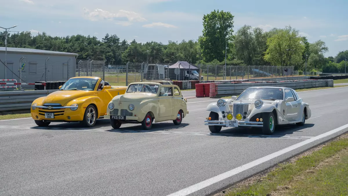 The Grand Tour: Eurocrash na Torze Poznań. Od lewej: Chevrolet SSR, Crosley i Mitsuoka Le-Seyde