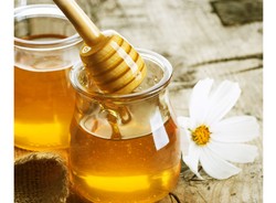 Nie tylko naturalny antybiotyk. Miód leczy wiele chorób i dolegliwości