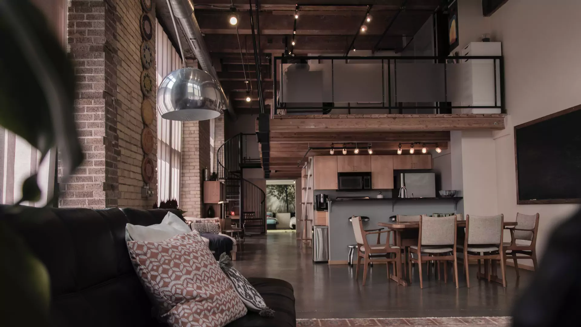 Styl loftowy - zobacz, jak urządzić designerskie mieszkanie