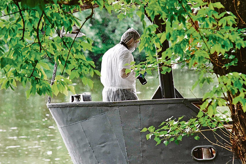 Trostruki ubica krio se na brodu, a otkrili su ga lađari kada su videli upaljen televizor i obavestili vlasnika plovila
