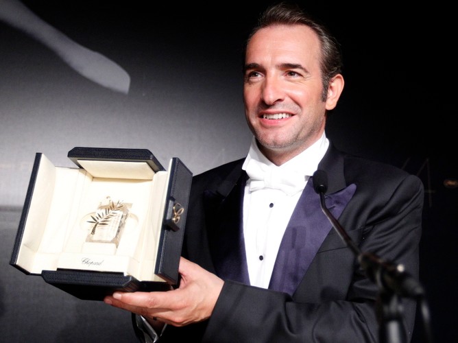 Nagrodę dla najlepszego aktora przyznano Francuzowi Jeanowi Dujardinowi, który wystąpił w czarno-białym, niemym filmie 'The Artist'