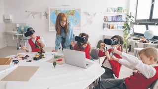 Lekcje w metawersum. Technologia może pomóc, ale niewłaściwie stosowana, zagrozi prywatności uczniów