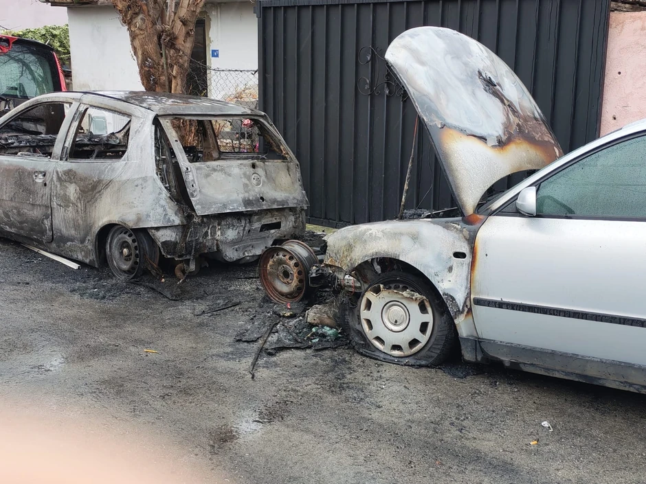 Zapaljeni automobili u Borči