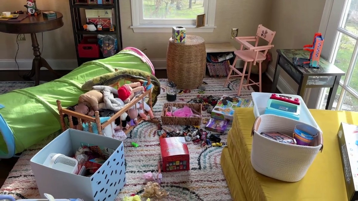 Dziadkowie kupują, rodzice proszą: przestańcie. Skąd ten zalew zabawek?