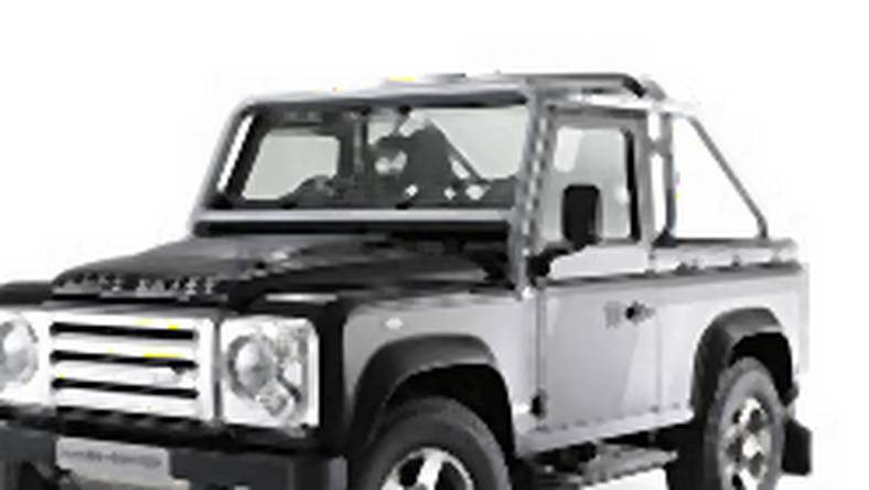 Land Rover Defender SVX młodo wyglądający