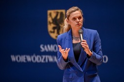 men chce zmian ws. czasu pracy nauczycieli.  "wstrząs i zaskoczenie na paskach wynagrodzeń"