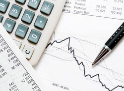 Eksperci ostrzegają przed coraz wyraźniejszymi sygnałami spowolnienia gospodarczego