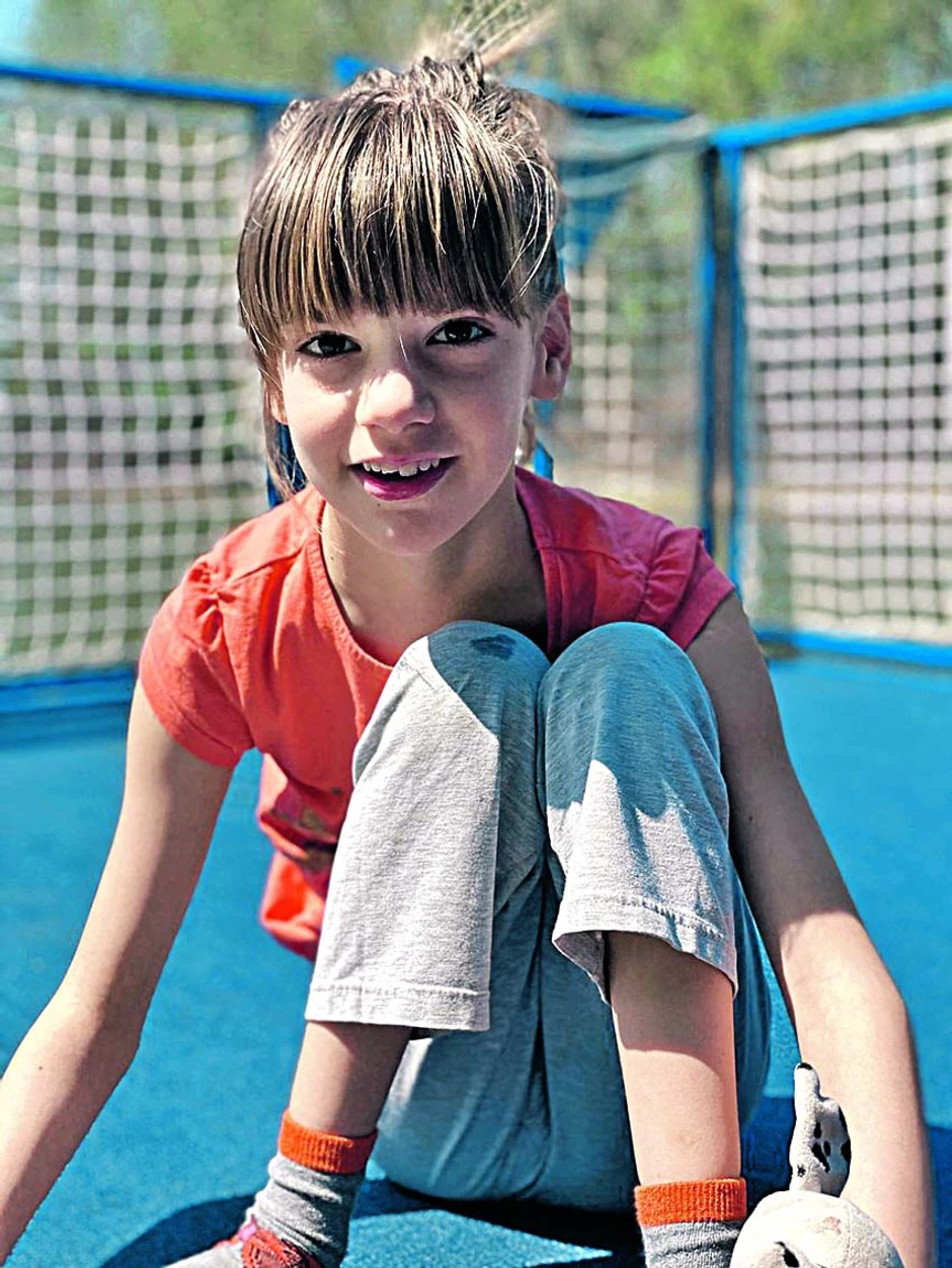 Ana mnogo bolje sedi, nema više grčenje mišića i sve razume, bori se za svoj prvi korak