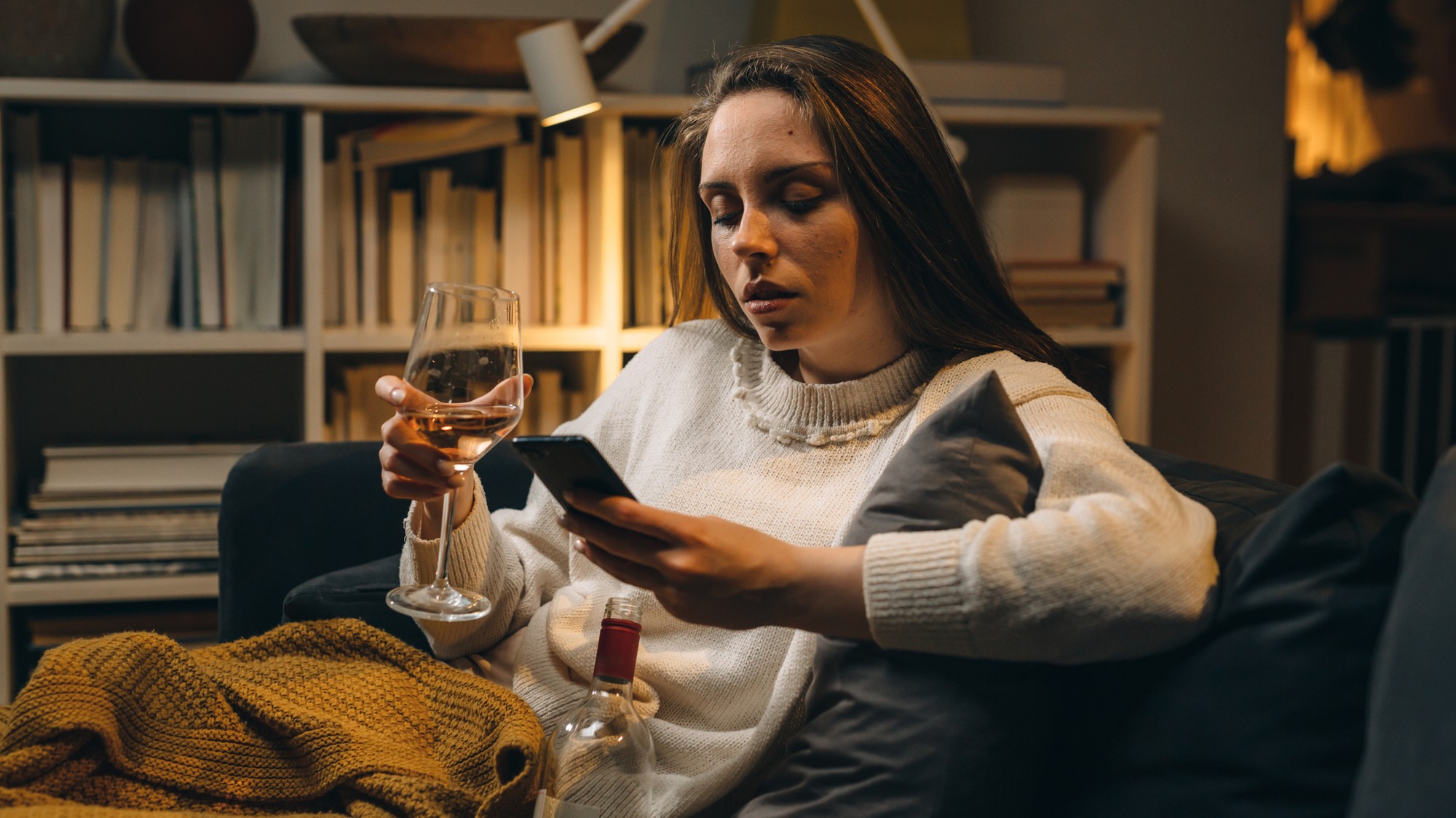 Znaky závislosti, ktoré by ste si mali všímať: Alkohol, nikotín, mobil aj cukor. Kedy vám už škodia? Takto sa ich zbavíte 