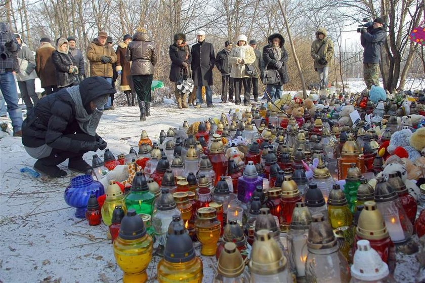 Tablica pamięci Madzi: Nie kochała Cię własna matka...