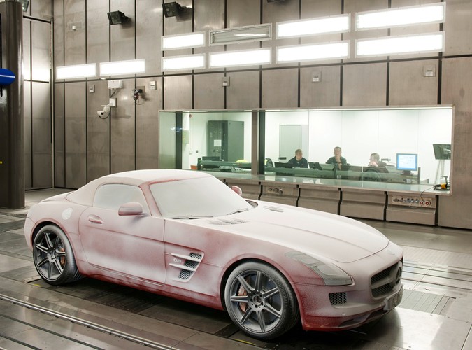 Mercedes ujawnił zdjęcia z testów SLS-a w wersji roadster...