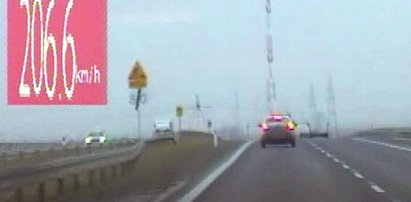 Kobieta pędziła skodą ponad 200 km/h. Zatrzymała ją policja