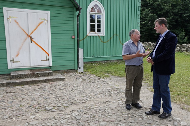 Zdewastowany meczet w Kruszynianach