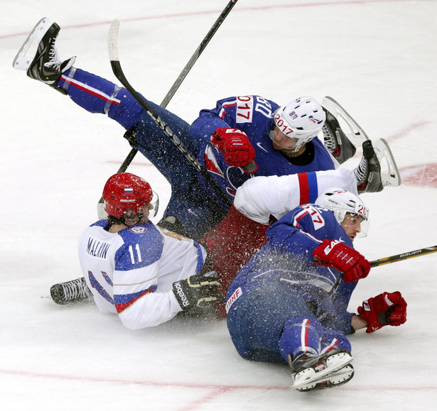 Rosjanie drugim półfinalistą Mistrzostw Świata w hokeju