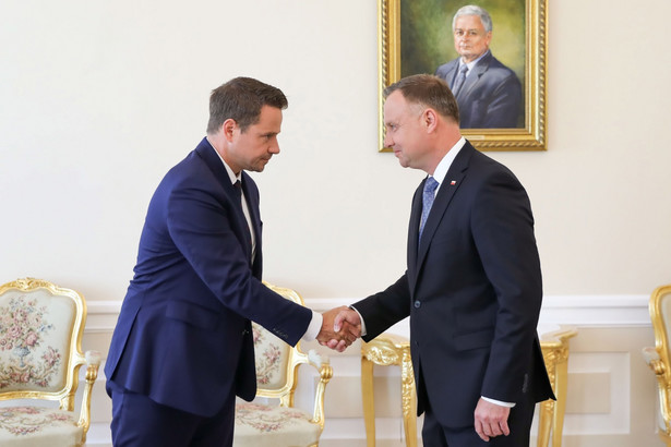 Prezydent Andrzej Duda i prezydent Warszawy Rafał Trzaskowski