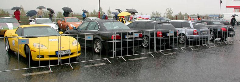 Autodrom Most: sportowe rakiety w deszczu (fotogaleria)