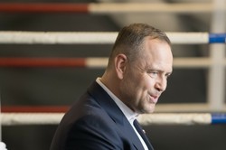 Węgierska prasa: Prezydentura Nawrockiego jeszcze bardziej podzieli Polaków