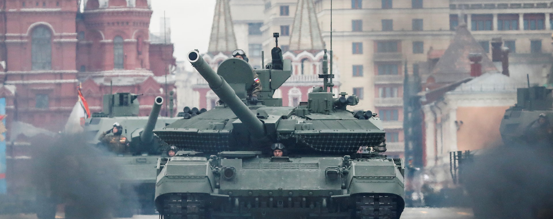 Rosyjski czołg T-90M podczas parady z okazji Dnia Zwycięstwa na Placu Czerwonym w Moskwie, 9 maja 2021 r.