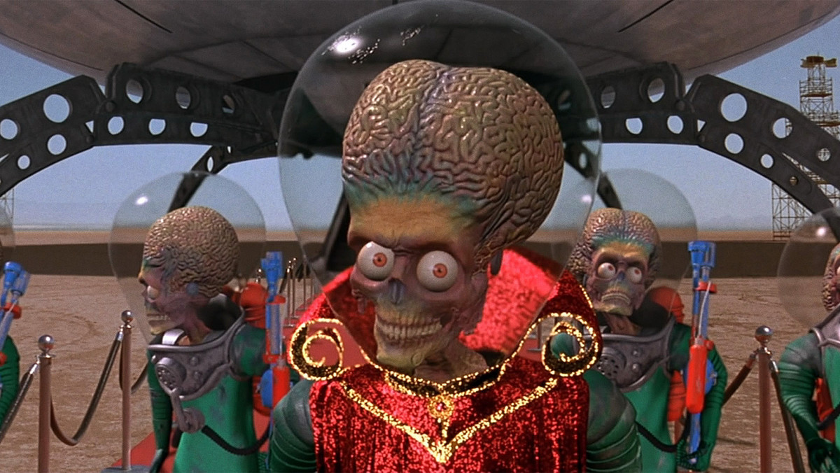 "Marsjanie atakują" (Mars Attacks!), reżyseria: Tim Burton. Obsada: Jack Nicholson, Glenn Close, Annette Bening, Pierce Brosnan, Danny DeVito, Martin Short, Sarah Jessica Parker, Michael J. Fox, Rod Steiger, Tom Jones. USA 1996.