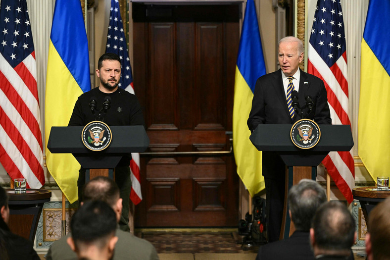 Prezydent USA Joe Biden i prezydent Ukrainy Wołodymyr Zełenski na konferencji prasowej w Waszyngtonie, USA, 12 grudnia 2023 r.