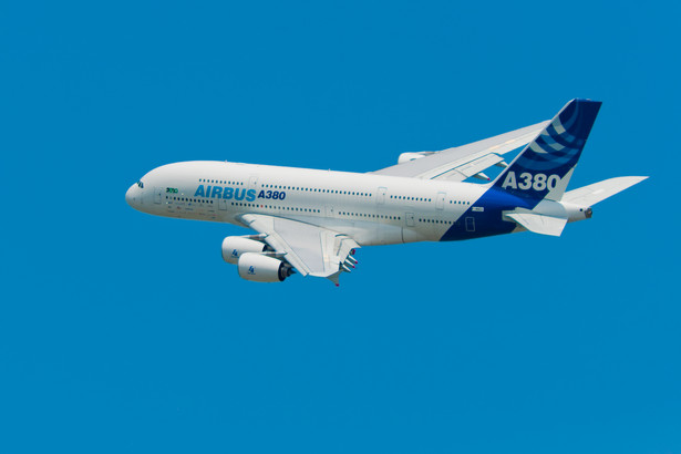 Firma Airbus redukuje plany sprzedaży A380 w 2012 roku