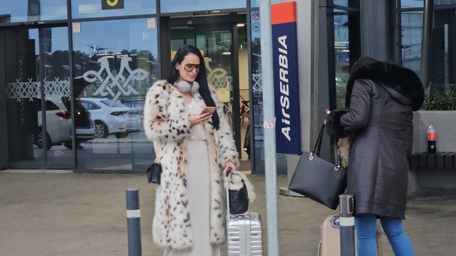 Indi Aradinović na aerodromu