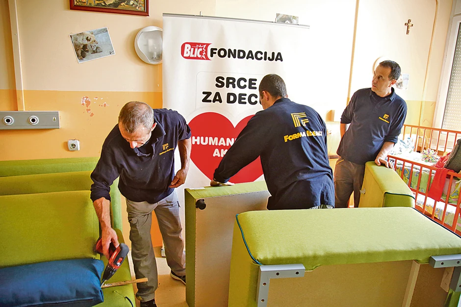 Na dečjem odeljenju  neurohirurgije mesta ima za šest fotelja