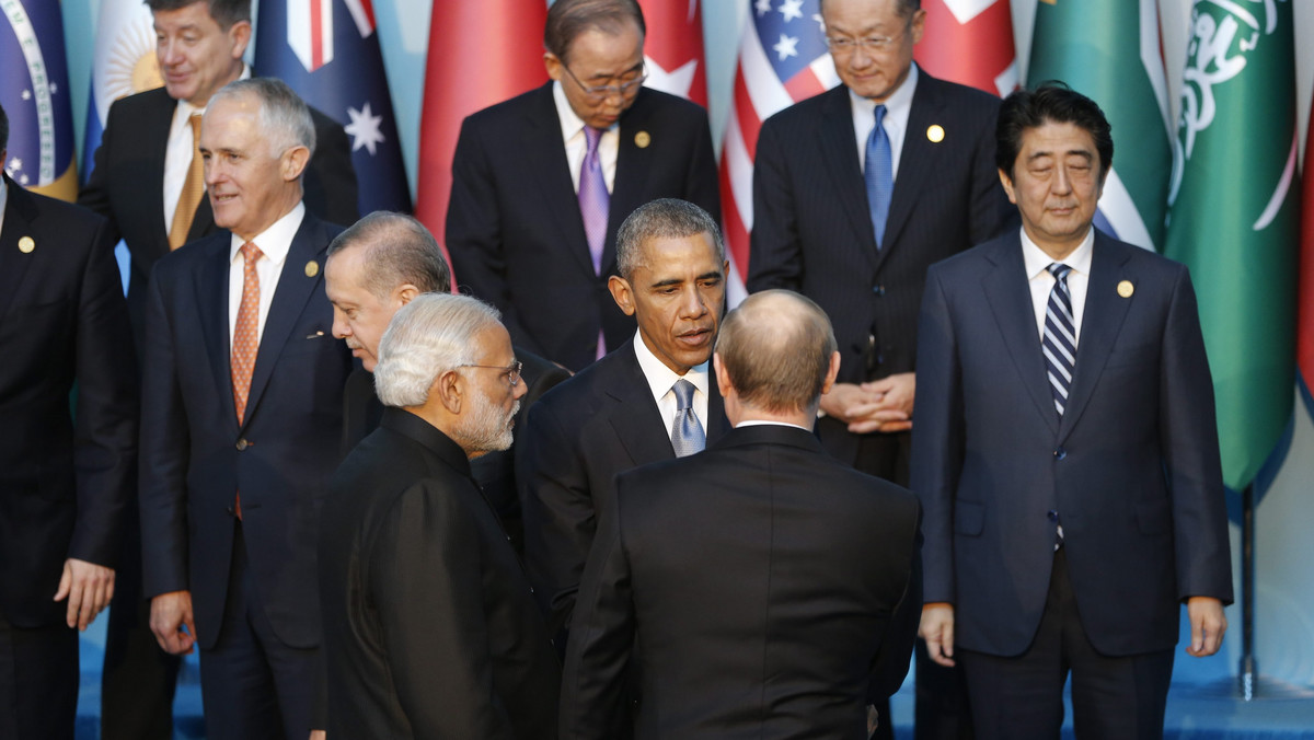 Władimir Putin i prezydent USA Barack Obama podczas szczytu G20 w Turcji rozmawiali o Syrii. Jak podają media, na marginesie szczytu najbogatszych krajów świata G20 w Antalyi Obama i Putin odbyli półgodzinną rozmowę o Syrii i Ukrainie.