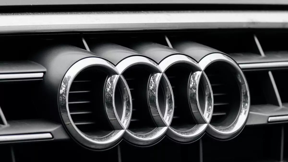Osłona chłodnicy z logo Audi - zdj. ilustracyjne