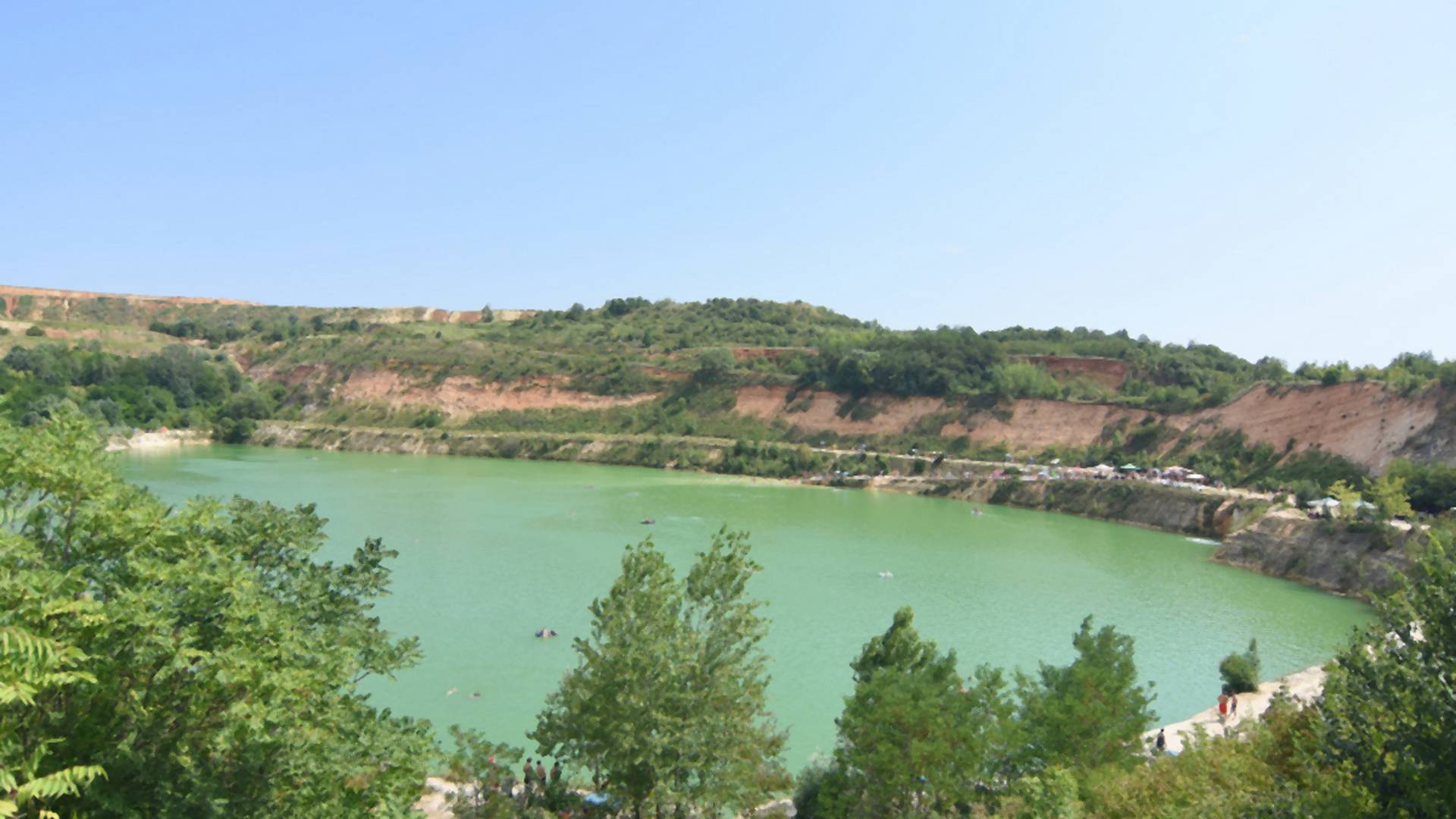 Sramota šta ljudi ostavljaju za sobom na jednom od najlepših jezera u Srbiji