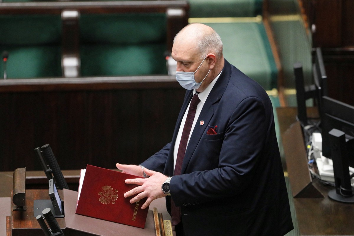 Bogdan Święczkowski na mównicy sejmowej