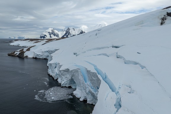 Podmornica našla NEPOZNATE STRUKTURE ispod Antarktika, izgubila kontakt i NESTALA: Evo šta je bio cilj misije i kakve veze ima sa nivoom mora
