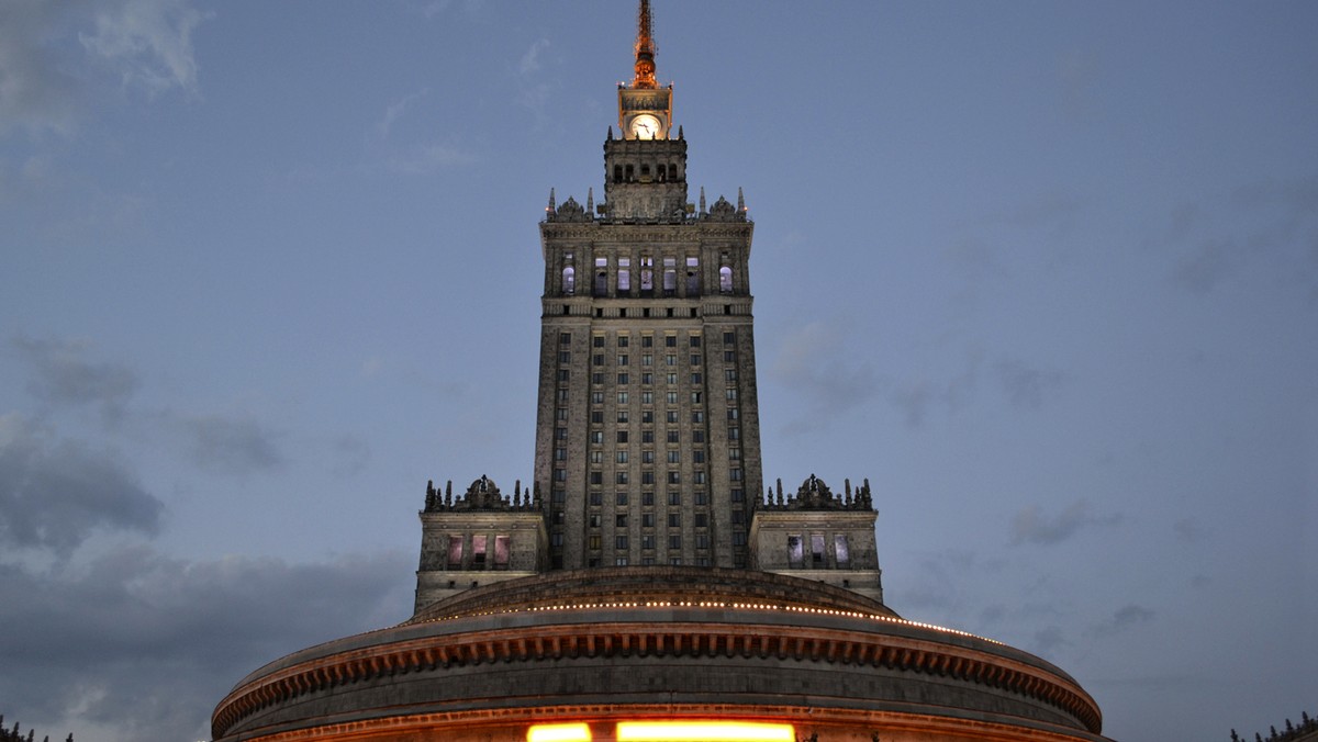 W radzie warszawskiej dzielnicy Śródmieście rządzić będzie koalicja PO i stowarzyszenia "Miasto Jest Nasze". Na pierwszej sesji nowo wybranej rady na przewodniczącego został wybrany Michał Sas, reprezentujący "Miasto Jest Nasze" i wiceprzewodniczący - z PO i PiS.