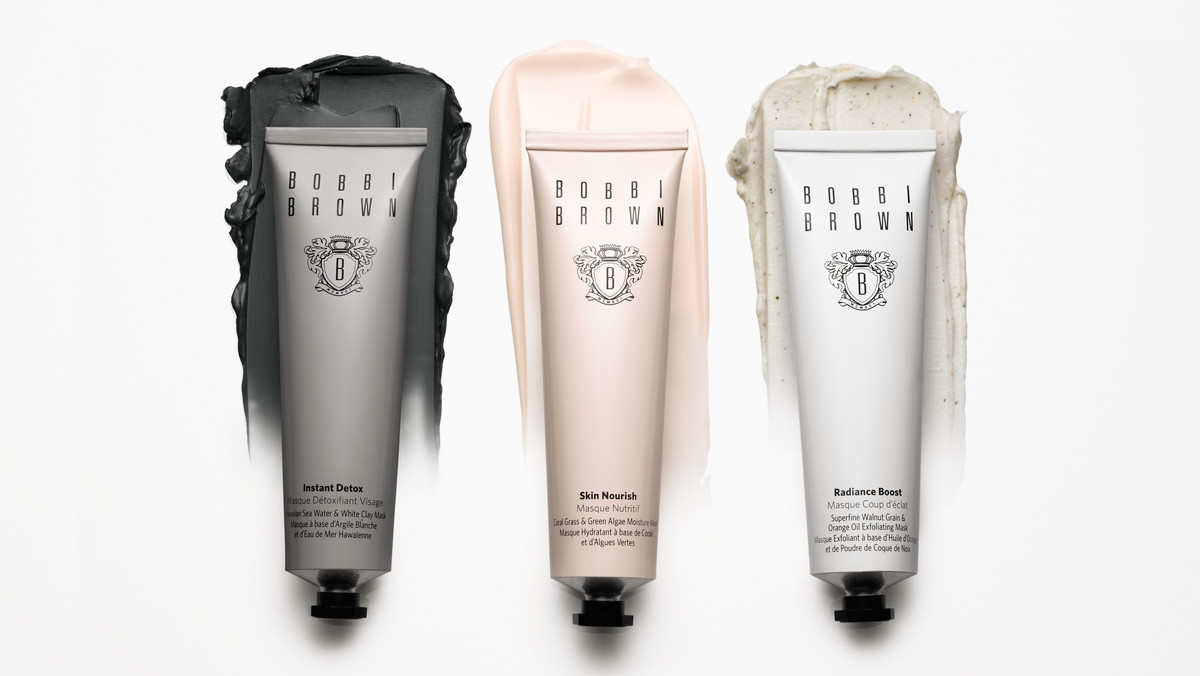 Bobbi Brown Cosmetics prezentuje swoje premierowe trio maseczek — rozświetlającą Radiance Boost, oczyszczającą Instant Detox oraz odżywczą Skin Nourish. Dla Bobbi zdrowa cera jest podstawą do tego, by otrzymać piękny, naturalny wygląd makijażu. Make-up jest tak perfekcyjny, jak perfekcyjna jest skóra, na którą jest nałożony. Maseczki od Bobbi Brown są następstwem holistycznego pojmowania makijażu. Ten unikatowy zestaw mocy dla skóry może być stosowany razem lub oddzielnie w zależności od indywidualnych potrzeb. Systematyczna pielęgnacja pozwala oczyścić, zregenerować i odmłodzić wygląd skóry.