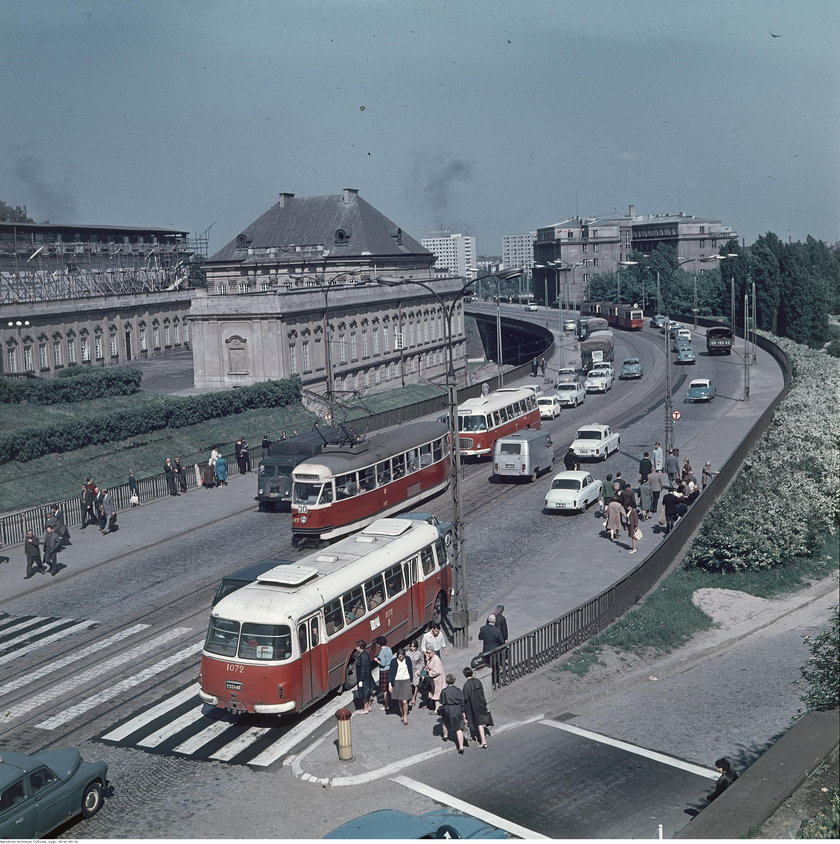 Widok z pl. Zamkowego w kierunku Pragi