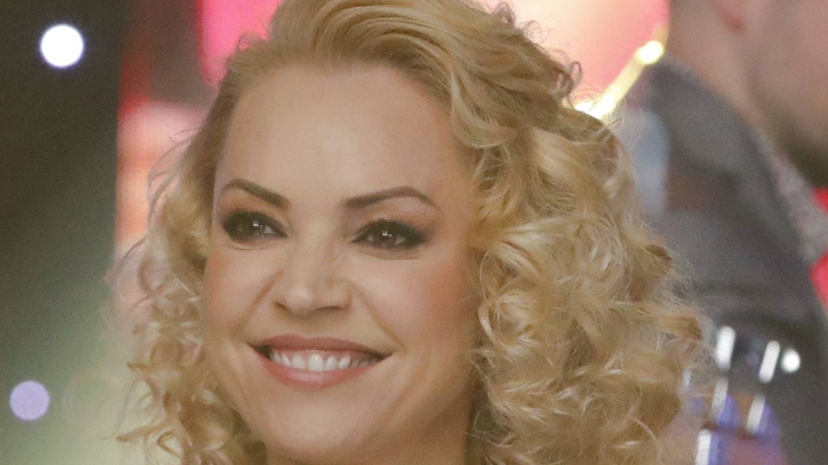 Szoborban szobrozott a bikinis Sári Évi – fotó