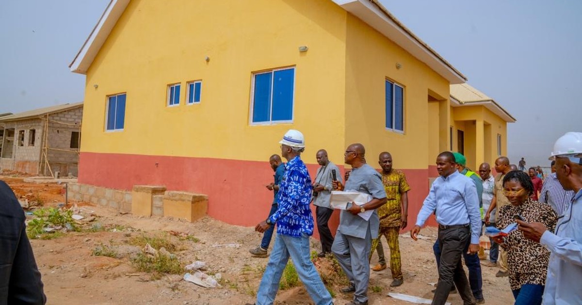 Nigerian workers lament difficulty in accessing housing loans - Vimarsana News