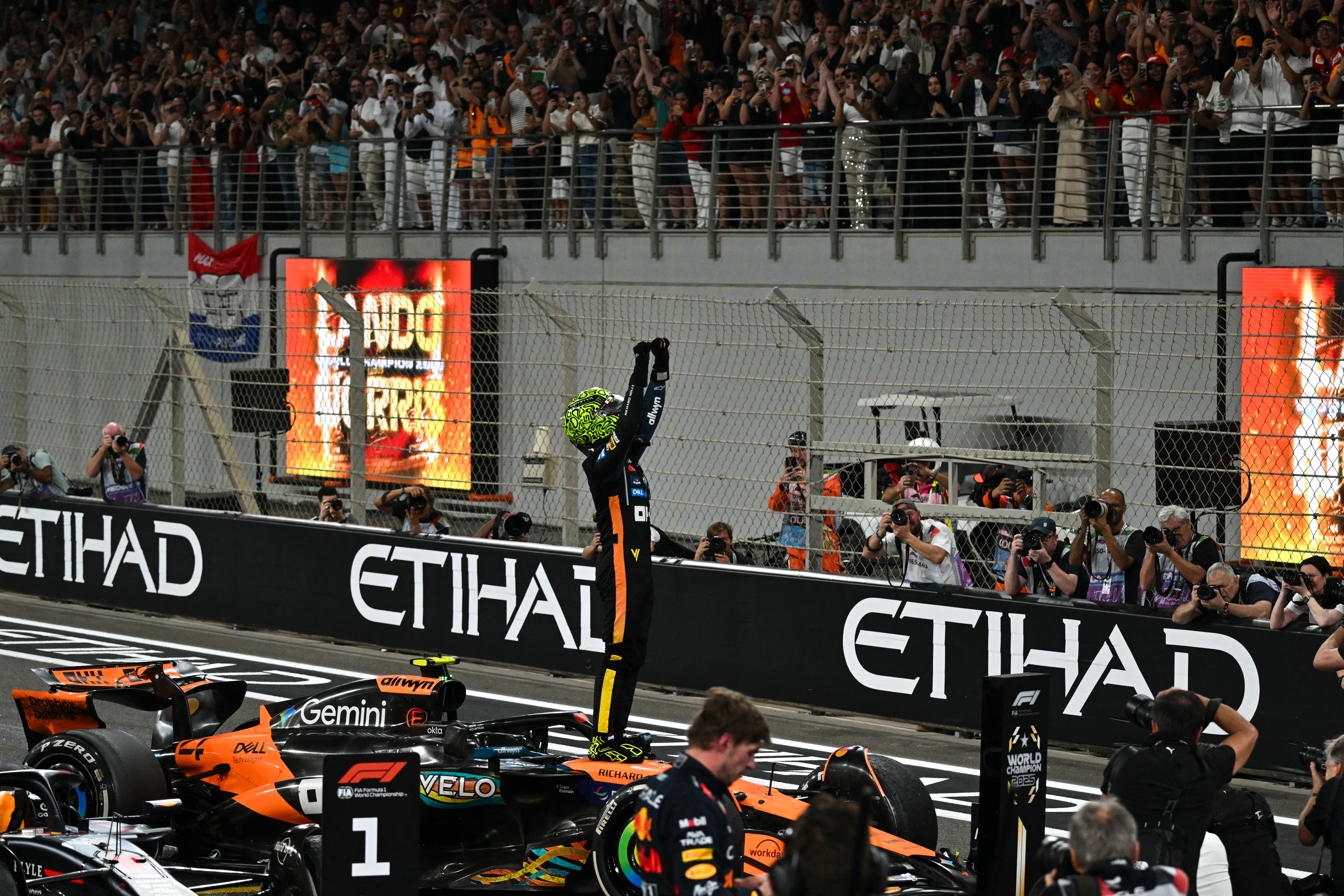 Deux points d'écart : Norris détrône Verstappen, champion du monde de F1