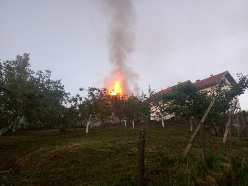Požar u kući žene Sinana Sakića