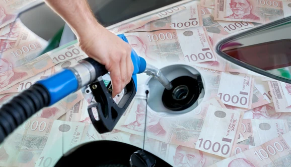 benzin dinari kombo RAS Shutterstock