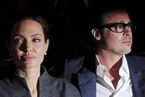 Angelina Jolie divorces Brad Pitt