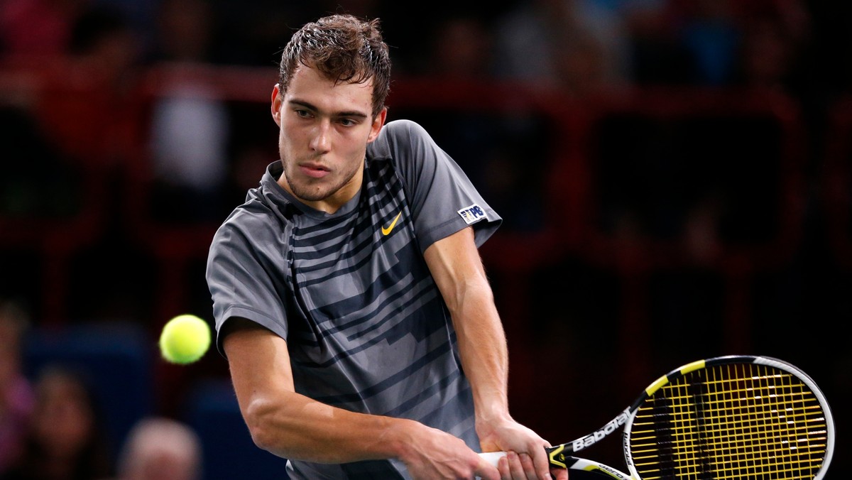 W sobotnie popołudnie świetnie spisujący się w turnieju tenisistów w Paryżu Jerzy Janowicz stanie przed szansą na pierwszy w karierze występ w finale imprezy ATP. Półfinałowym Rywalem 69. w światowym rankingu Polaka będzie 20. na liście Francuz Gilles Simon.