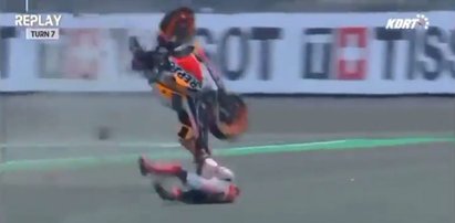 Mrożący krew w żyłach wypadek przed MotoGP. Zawodnik wyleciał jak z procy [WIDEO]