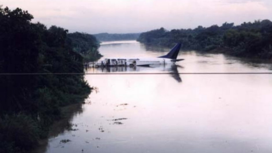Awaryjne wodowanie lotu Garuda Indonesia 421