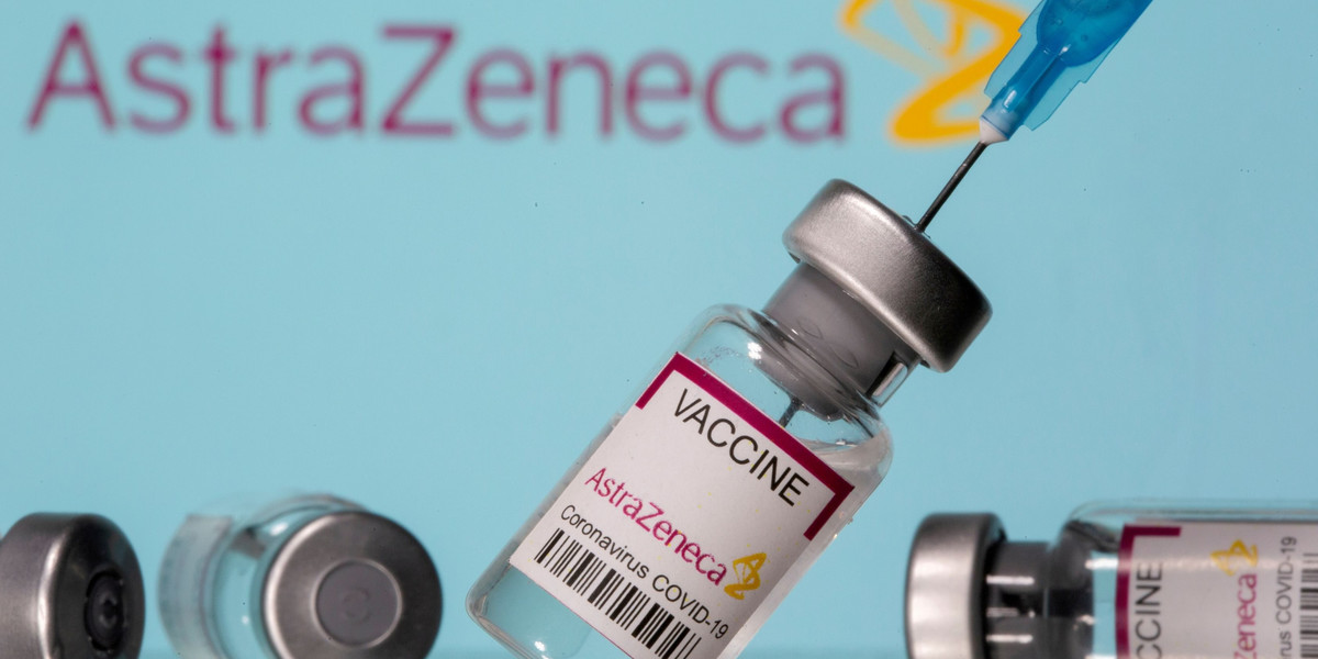 Zakrzepy po szczepionce AstraZeneca. Dwie kolejne osoby nie żyją – donosi „Norway Today”.