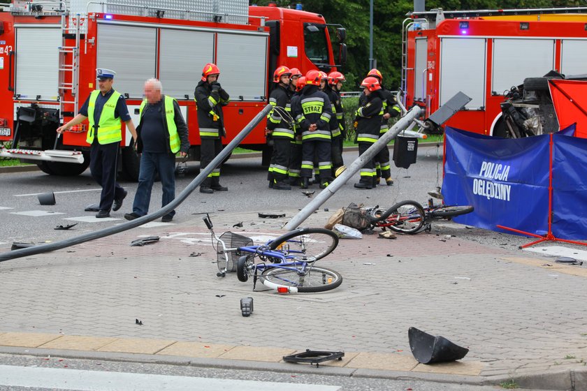 Kierowca potrącił rowerzystki na Bielanach