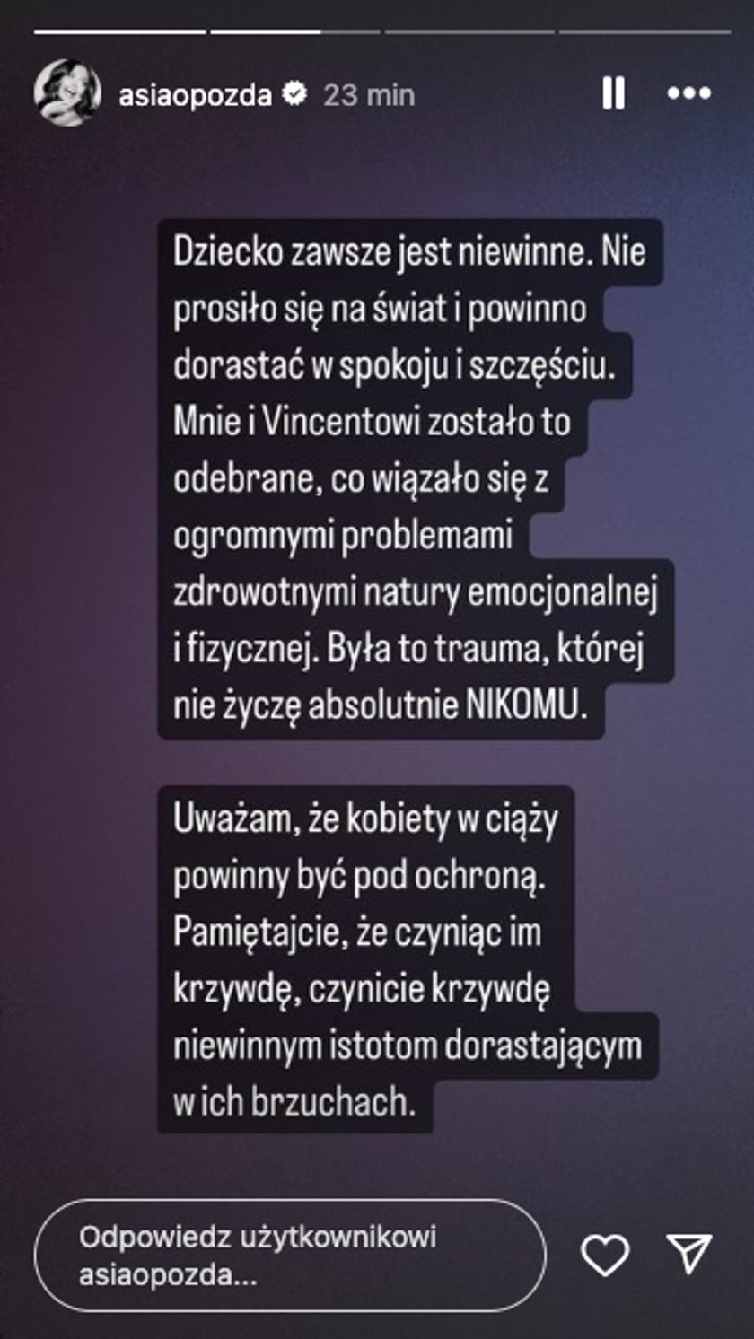 Joanna Opozda komentuje ciążę partnerki Antoniego Królikowskiego.