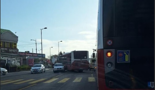 Sudarili se autobus i automobil