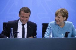 Macron: UE nie powinna interweniować w konflikcie w Katalonii