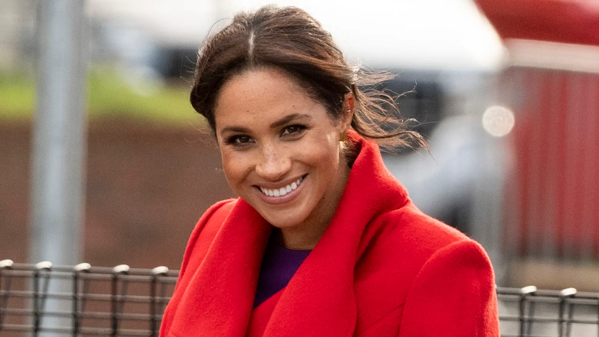 Meghan Markle idealnie łączy królewską elegancję i totalny luz. Najlepsze stylizacje 2019 roku